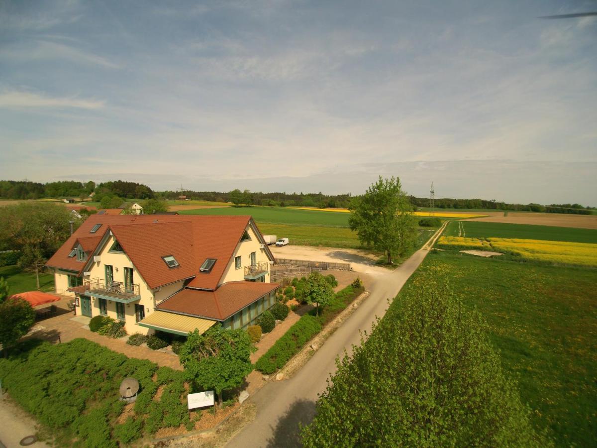 Bett'N Glueck - Uebernachtung & Fruehstueck Bed & Breakfast Zusmarshausen Exterior photo